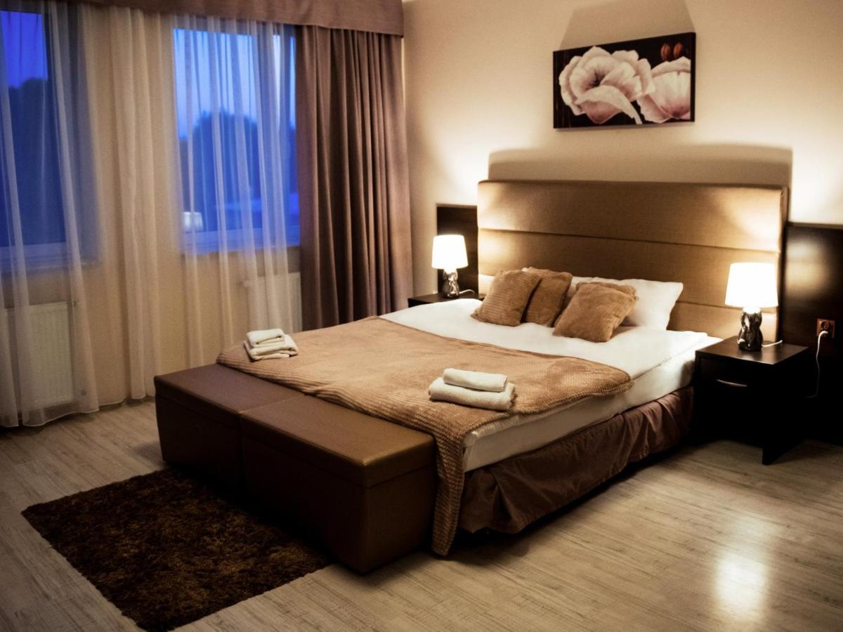 Hotel Feniks Gniezno Eksteriør billede