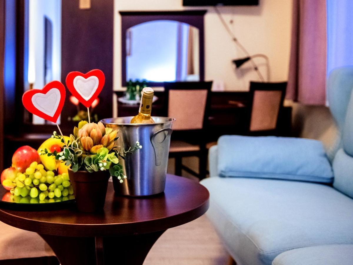 Hotel Feniks Gniezno Eksteriør billede