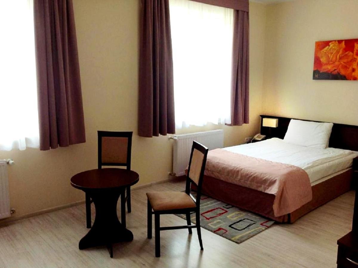 Hotel Feniks Gniezno Eksteriør billede