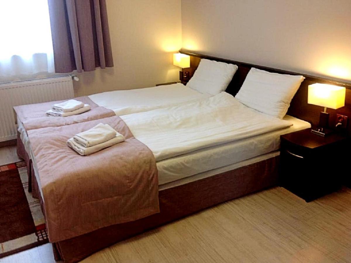 Hotel Feniks Gniezno Eksteriør billede