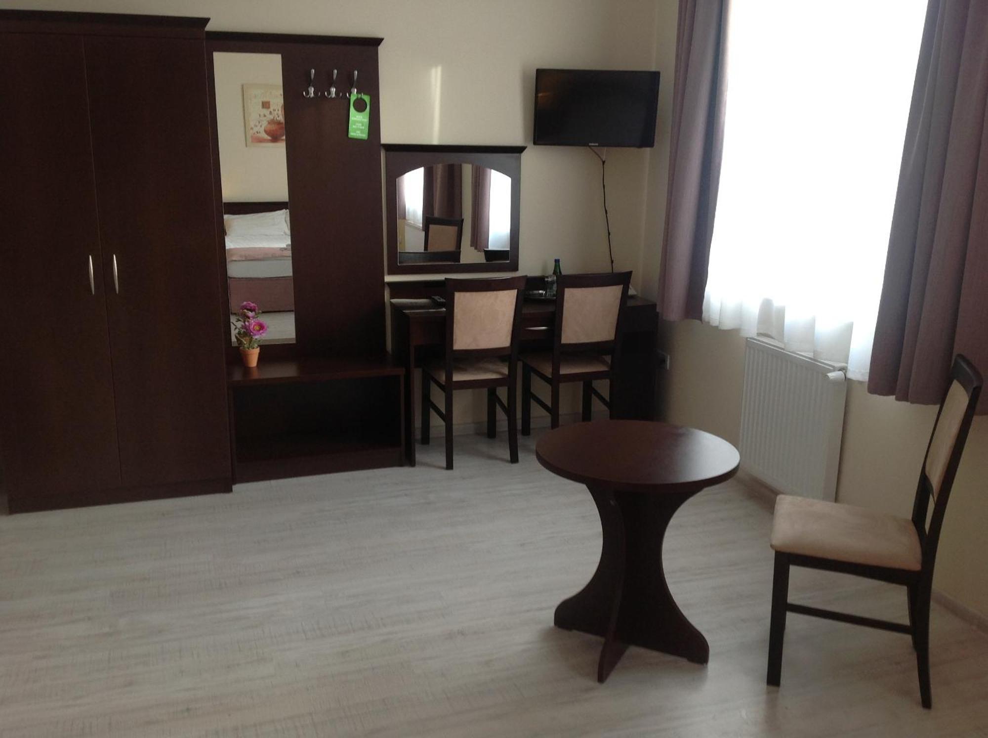 Hotel Feniks Gniezno Eksteriør billede