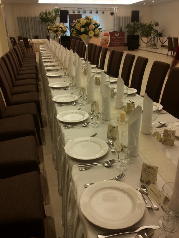 Hotel Feniks Gniezno Eksteriør billede