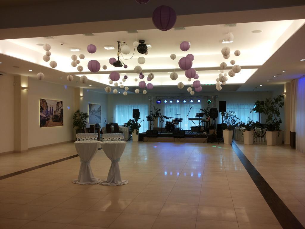 Hotel Feniks Gniezno Eksteriør billede