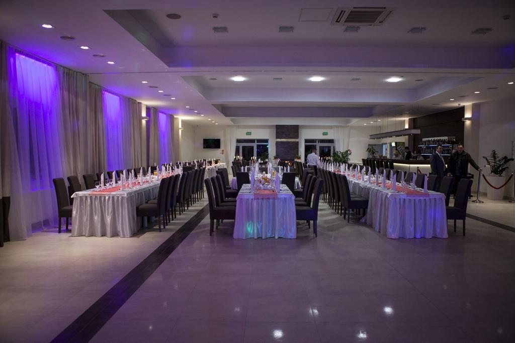 Hotel Feniks Gniezno Eksteriør billede